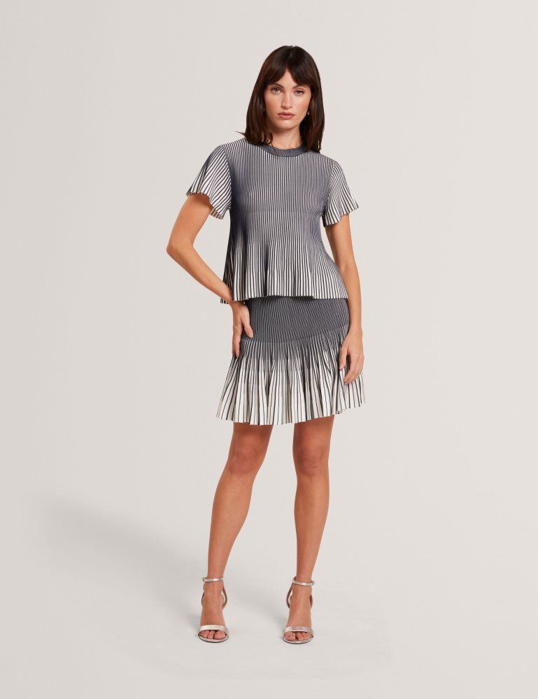 Tricouri Dama Ted Baker Hethrr - Textured Knit Fluted Short Sleeve Top Bleumarin | 235986-ZJV